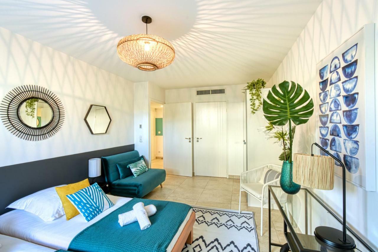 Apartamento Nice With Private Garden, Pool & Parking